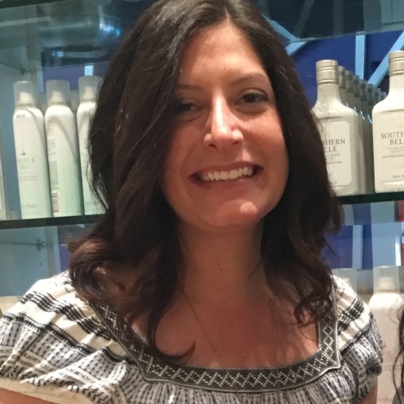 Meet your Posher, Rafaela - Picture 2 of 3